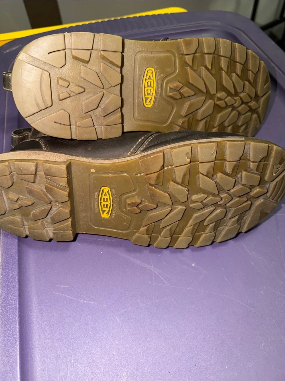 Keen Shoes Keen Utility Boot soft toe slip on men’s size 8.5D